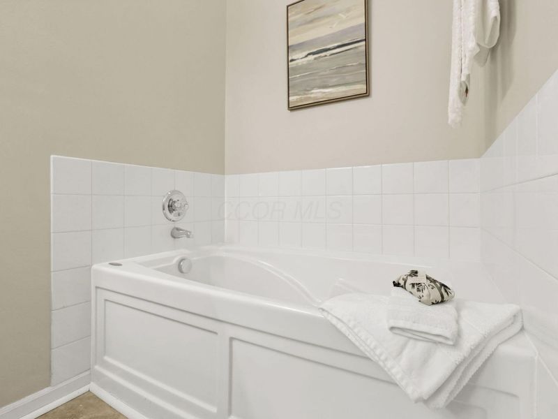 6074 New Albany Road W, Unit 2, New Albany, OH 43054 Photo 20