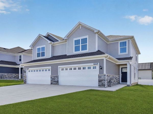 4225 Meadowridge Road, Woodstock, IL 60098