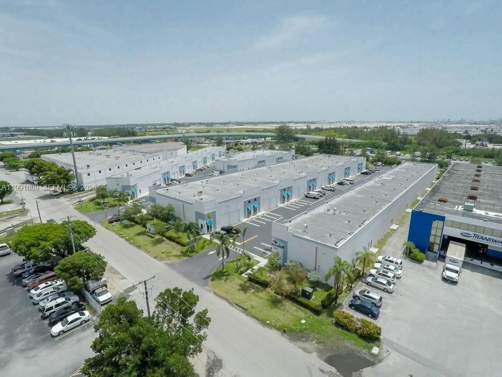 2355 NW 70th Ave, Unit D-3, Miami, FL 33122 Photo