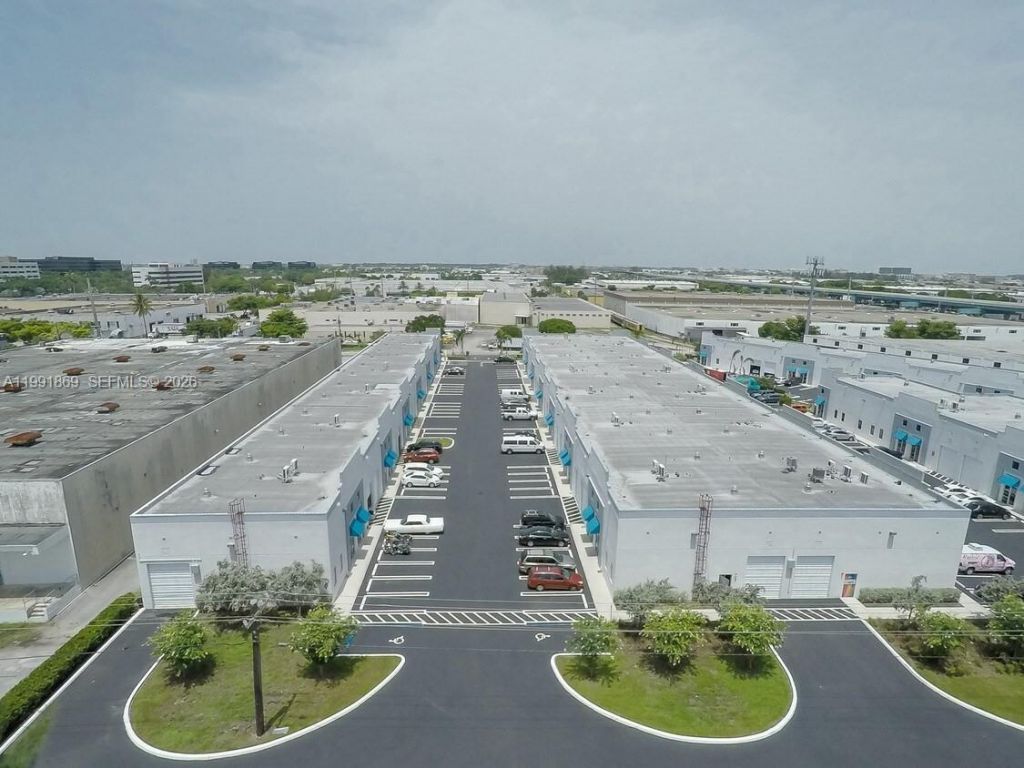 2355 NW 70th Ave, Unit D-3, Miami, FL 33122 Photo
