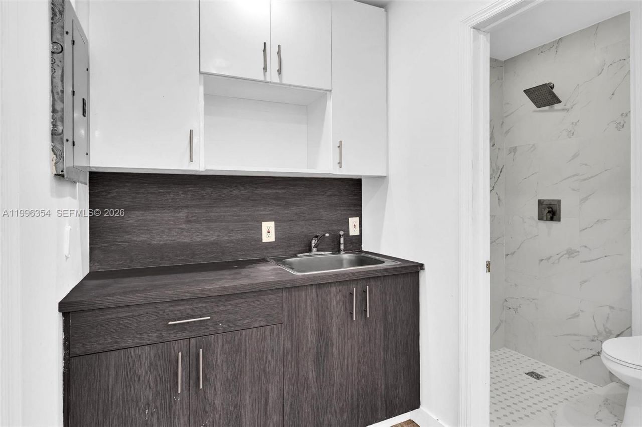 6640 Evergreen Dr, Unit Efficiency, Miramar, FL 33023 Photo