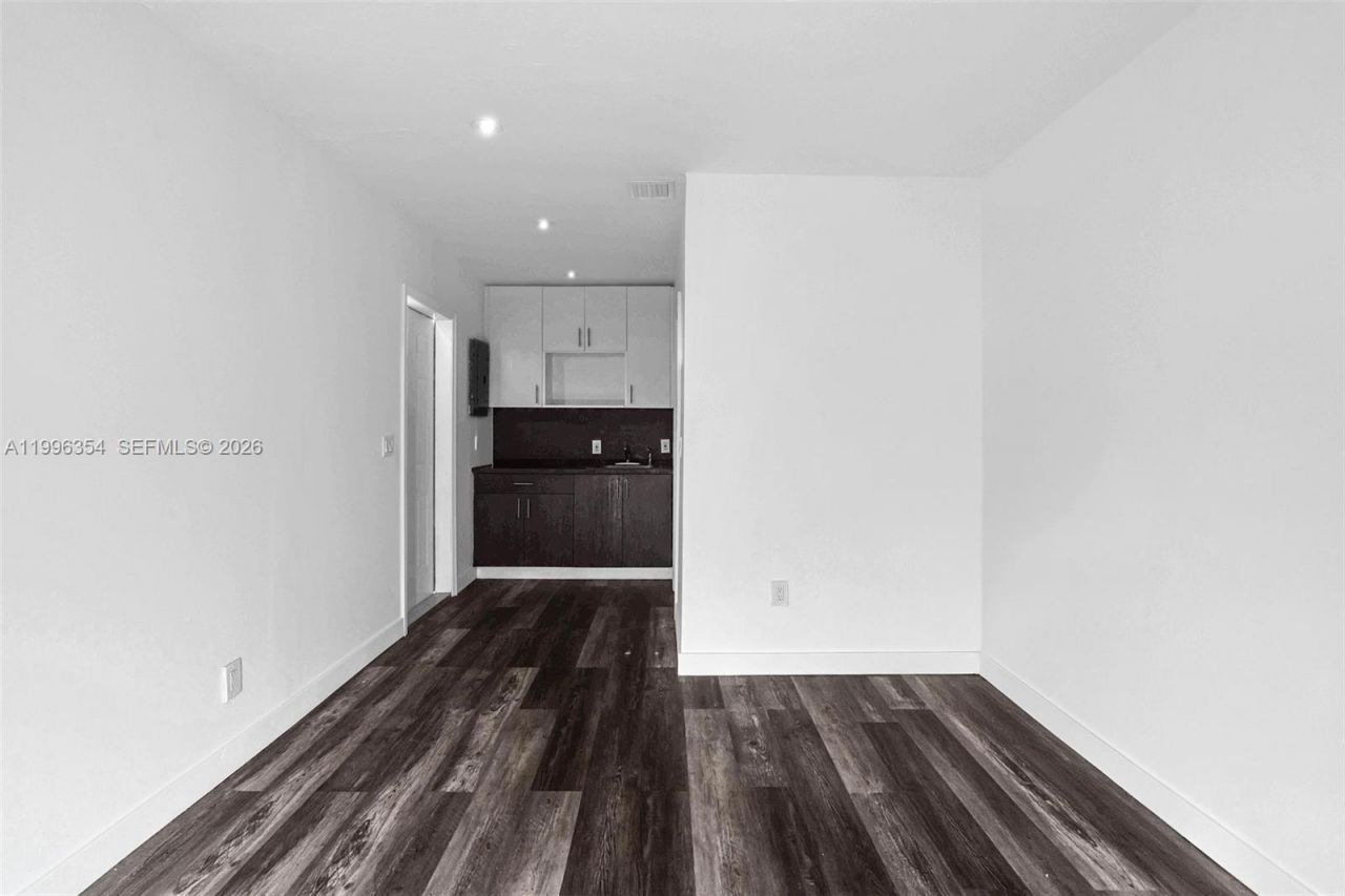 6640 Evergreen Dr, Unit Efficiency, Miramar, FL 33023 Photo