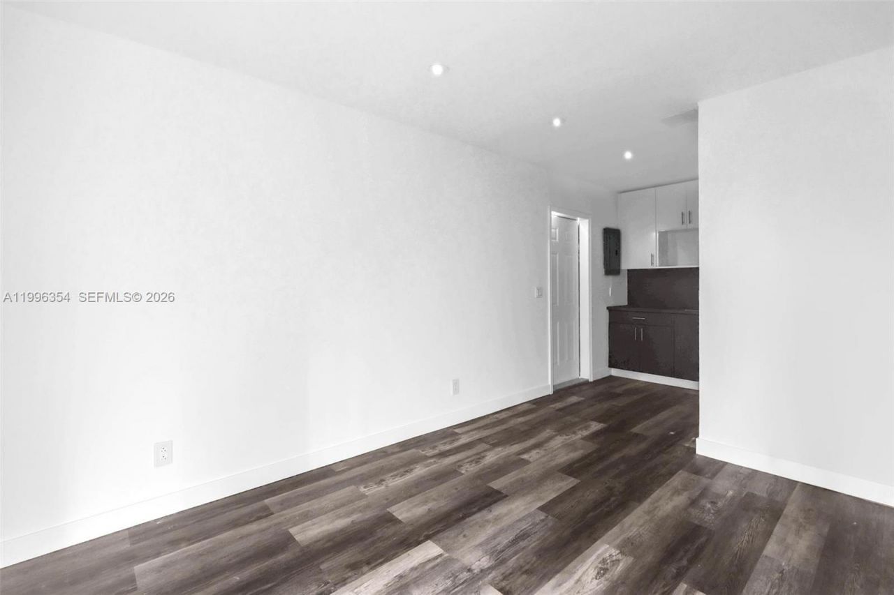 6640 Evergreen Dr, Unit Efficiency, Miramar, FL 33023 Photo