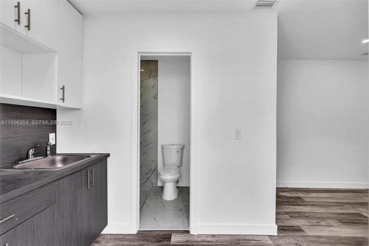 6640 Evergreen Dr, Unit Efficiency, Miramar, FL 33023 Photo