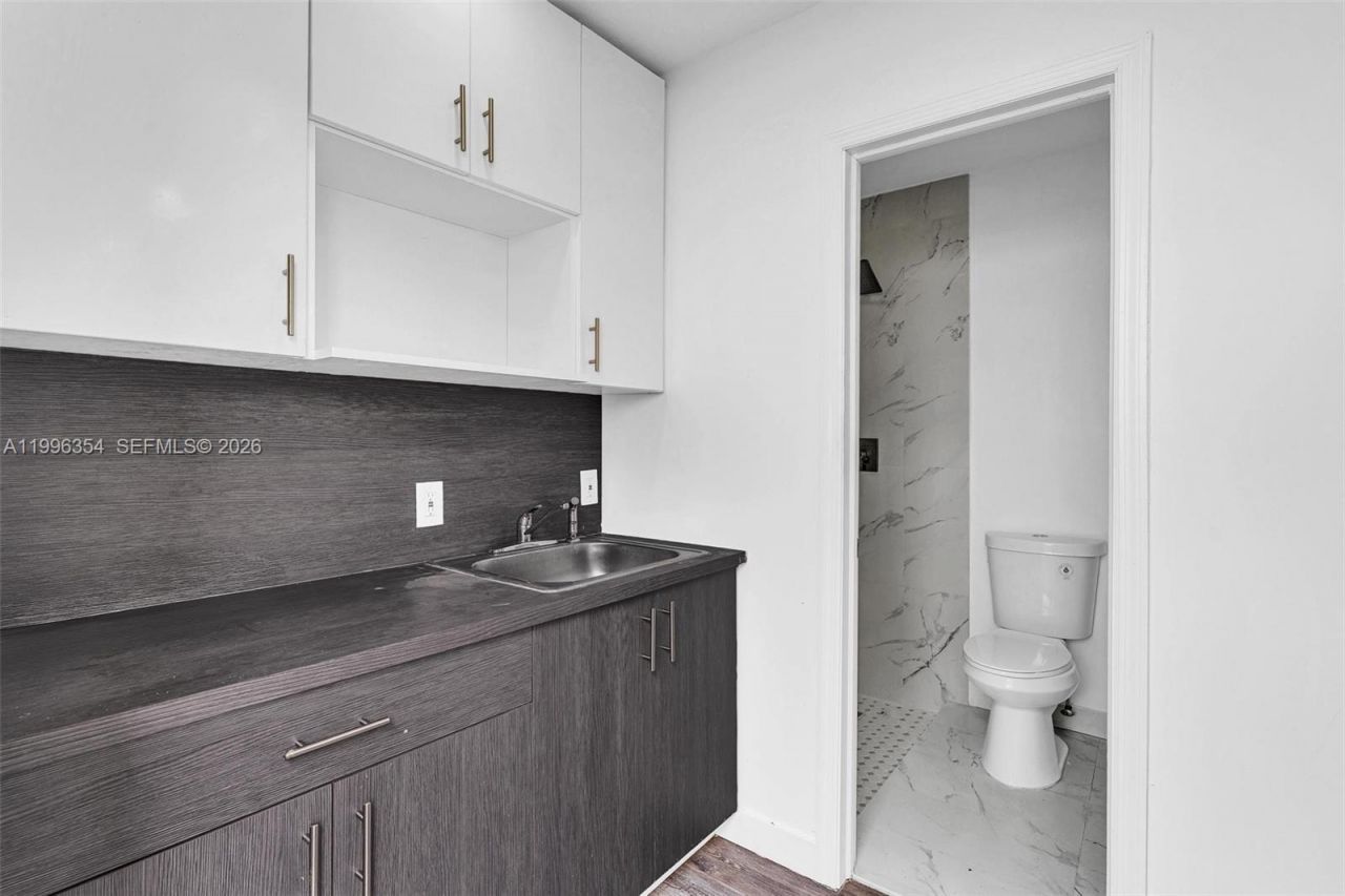 6640 Evergreen Dr, Unit Efficiency, Miramar, FL 33023 Photo