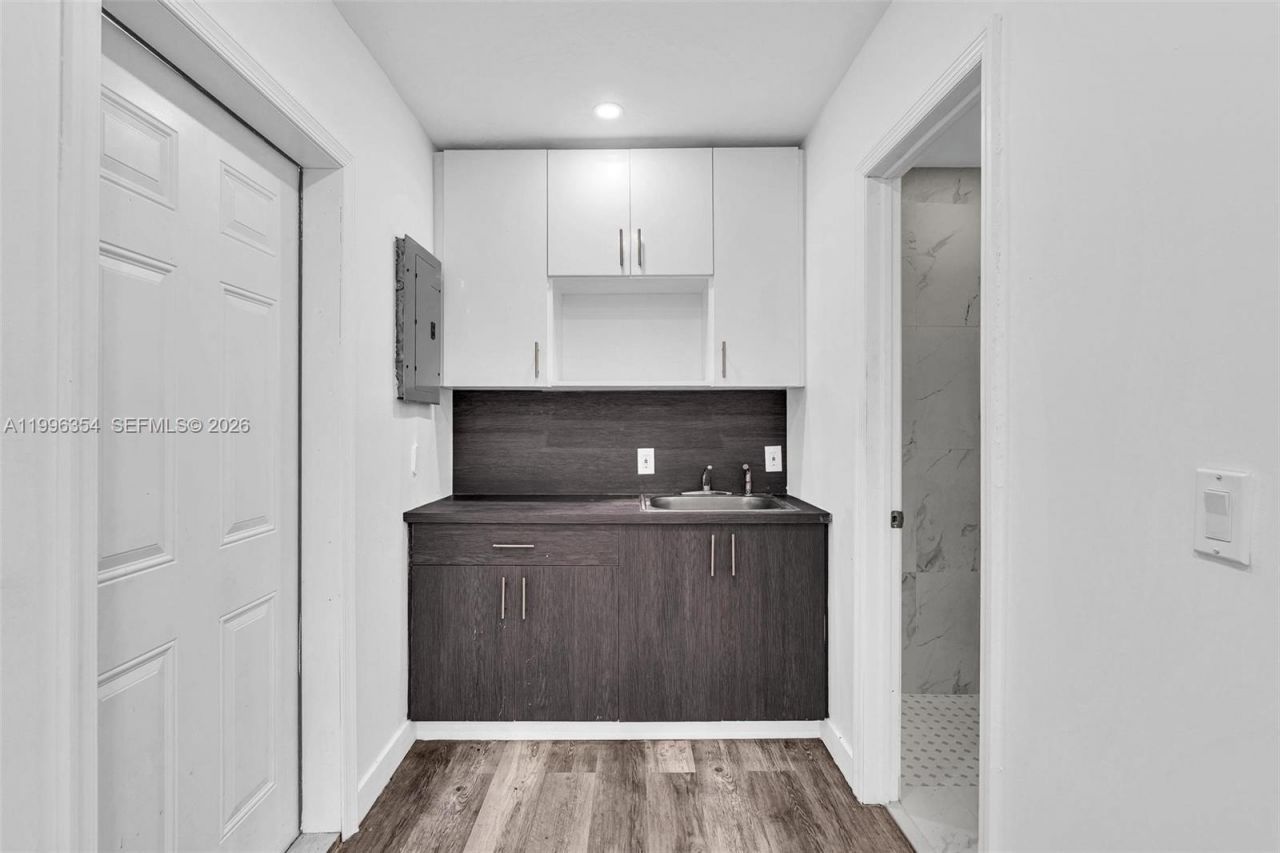 6640 Evergreen Dr, Unit Efficiency, Miramar, FL 33023 Photo