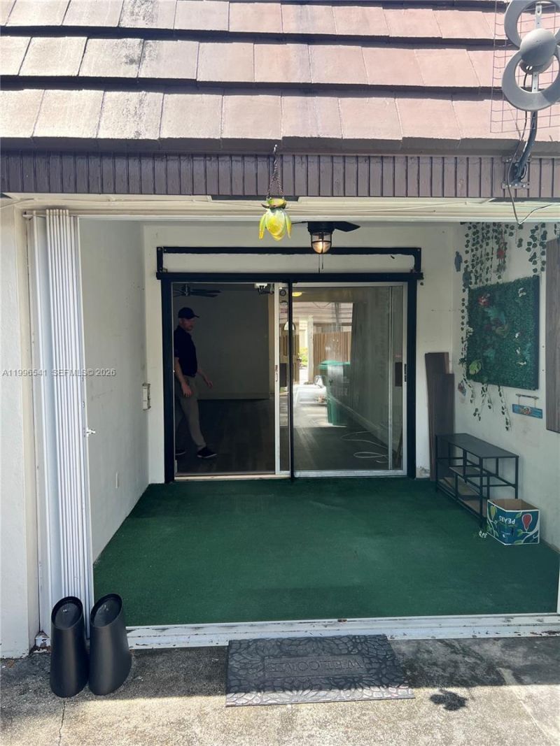 7411 Twin Sabal Dr , Unit 7411, Miami Lakes, FL 33014 Photo