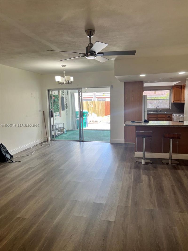7411 Twin Sabal Dr , Unit 7411, Miami Lakes, FL 33014 Photo