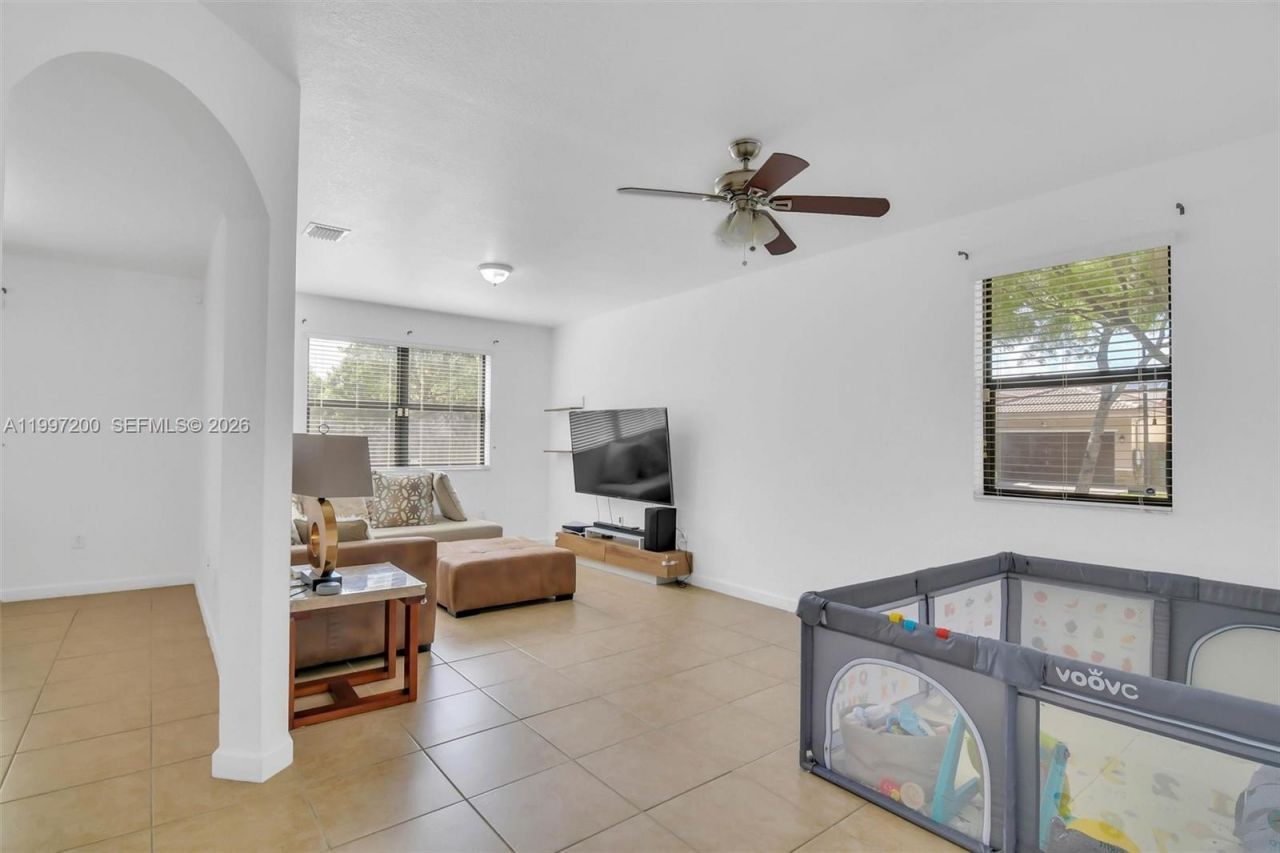 22525 SW 105th Ct, Cutler Bay, FL 33190 Photo