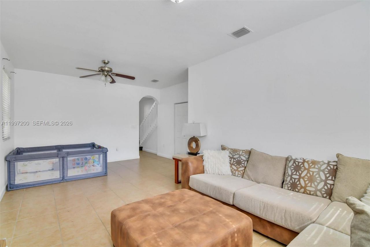 22525 SW 105th Ct, Cutler Bay, FL 33190 Photo