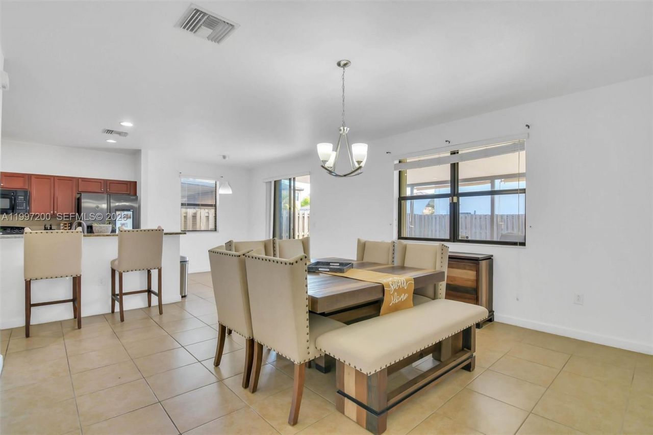 22525 SW 105th Ct, Cutler Bay, FL 33190 Photo