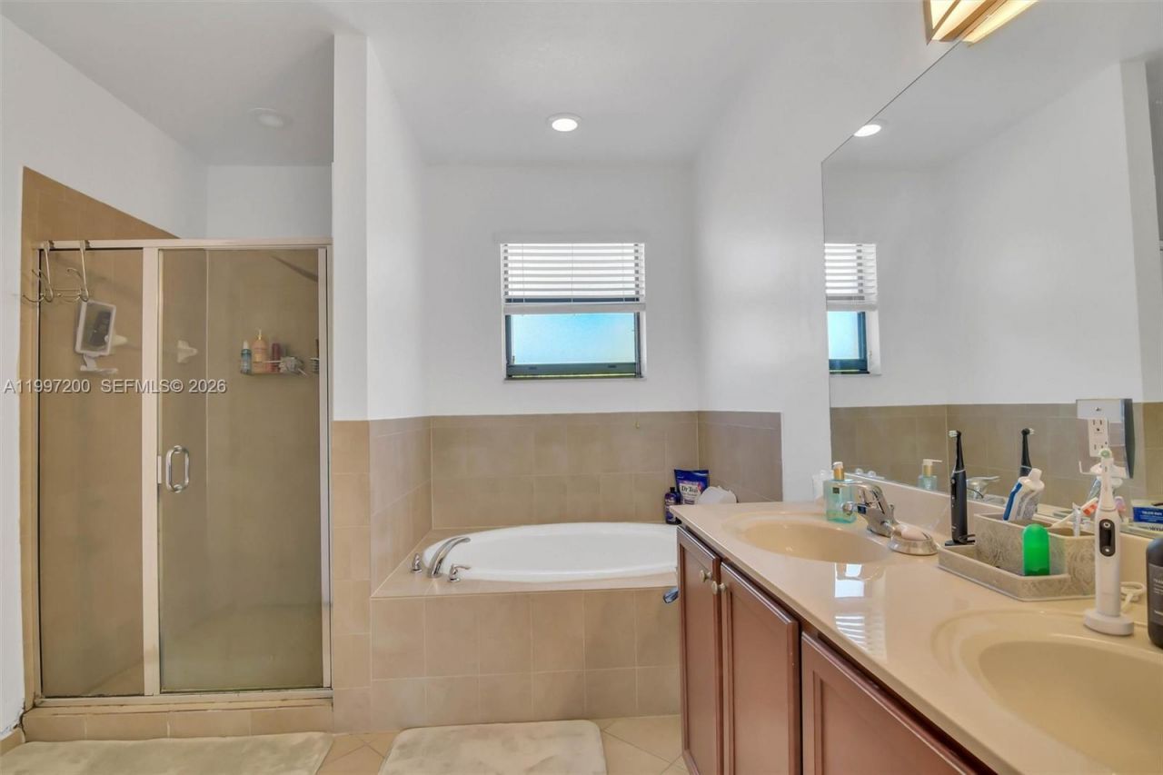 22525 SW 105th Ct, Cutler Bay, FL 33190 Photo