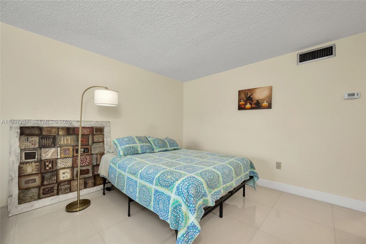 7620 Carlyle Ave , Unit 204, Miami Beach, FL 33141 Photo