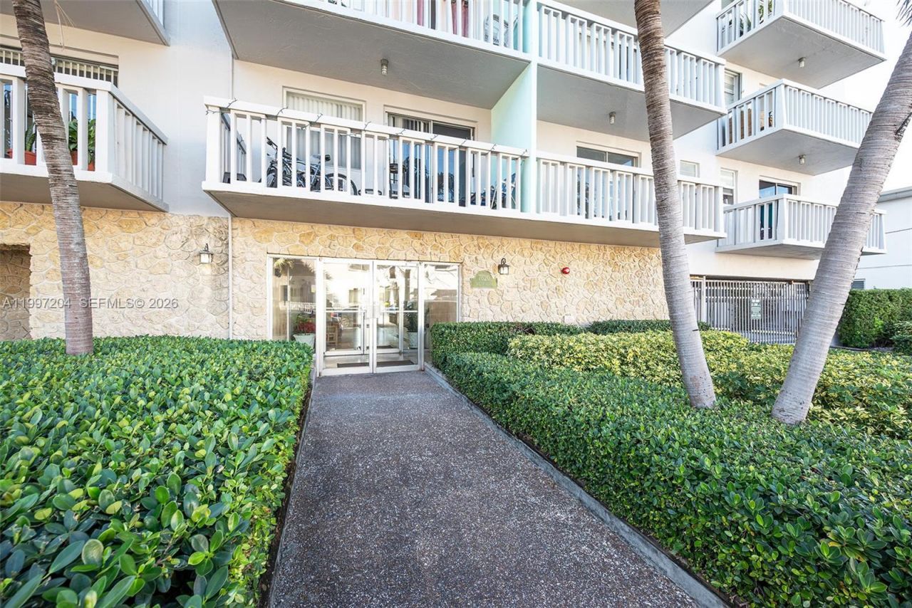 7620 Carlyle Ave , Unit 204, Miami Beach, FL 33141 Photo