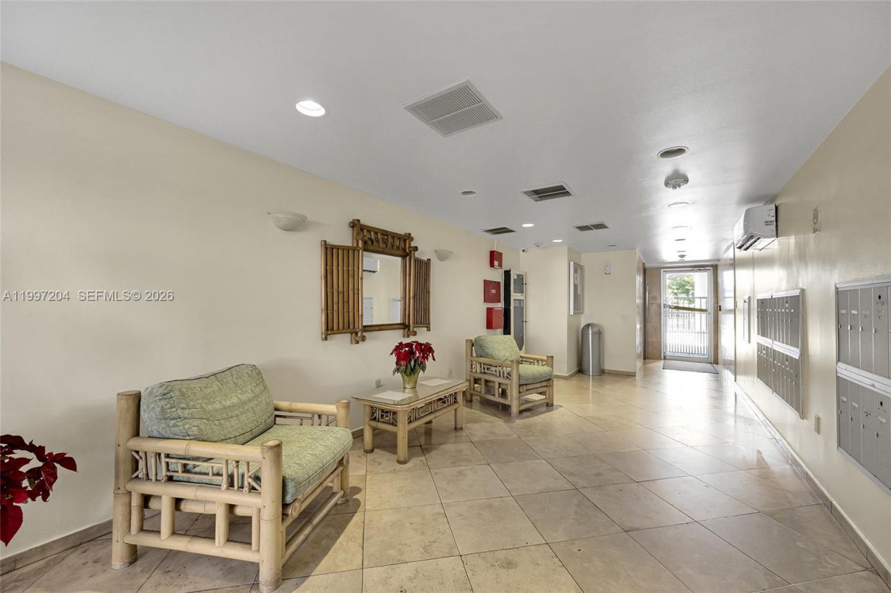 7620 Carlyle Ave , Unit 204, Miami Beach, FL 33141 Photo