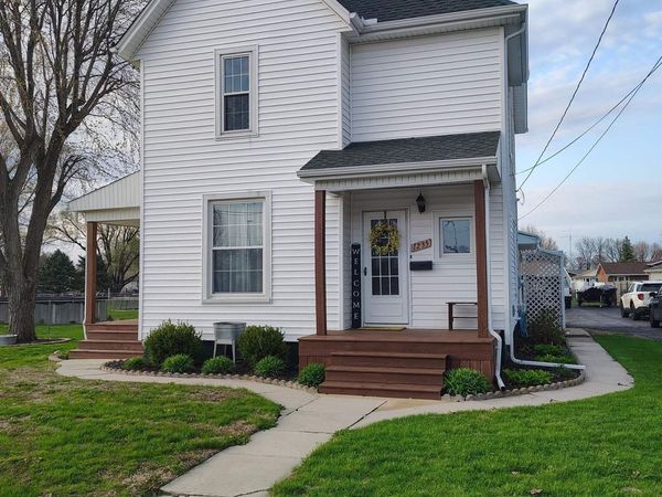 1255 E CHESTNUT Street, Canton, IL 61520