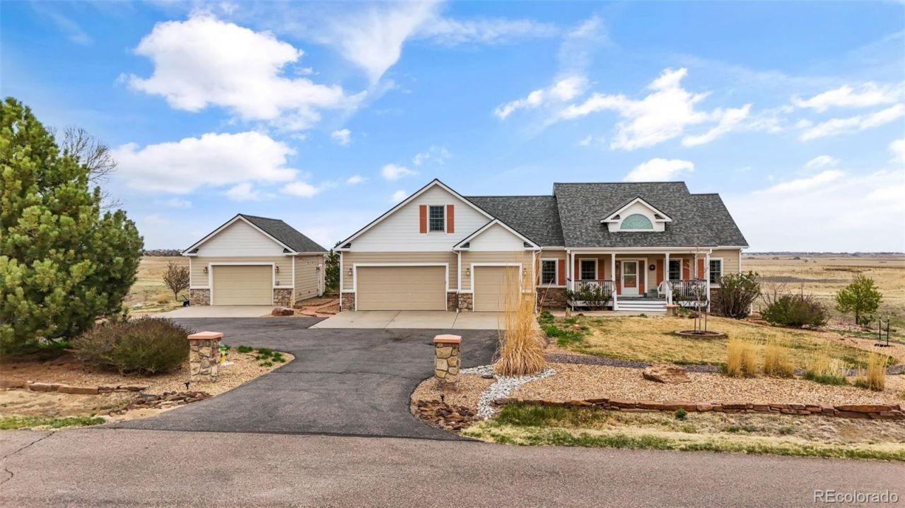 979 Pinehurst Court, Bennett, CO 80102 Main Photo