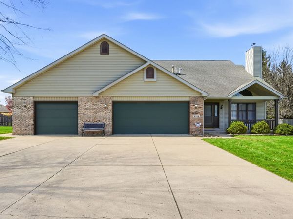 8749 Carriage Lane, Pendleton, IN 46064