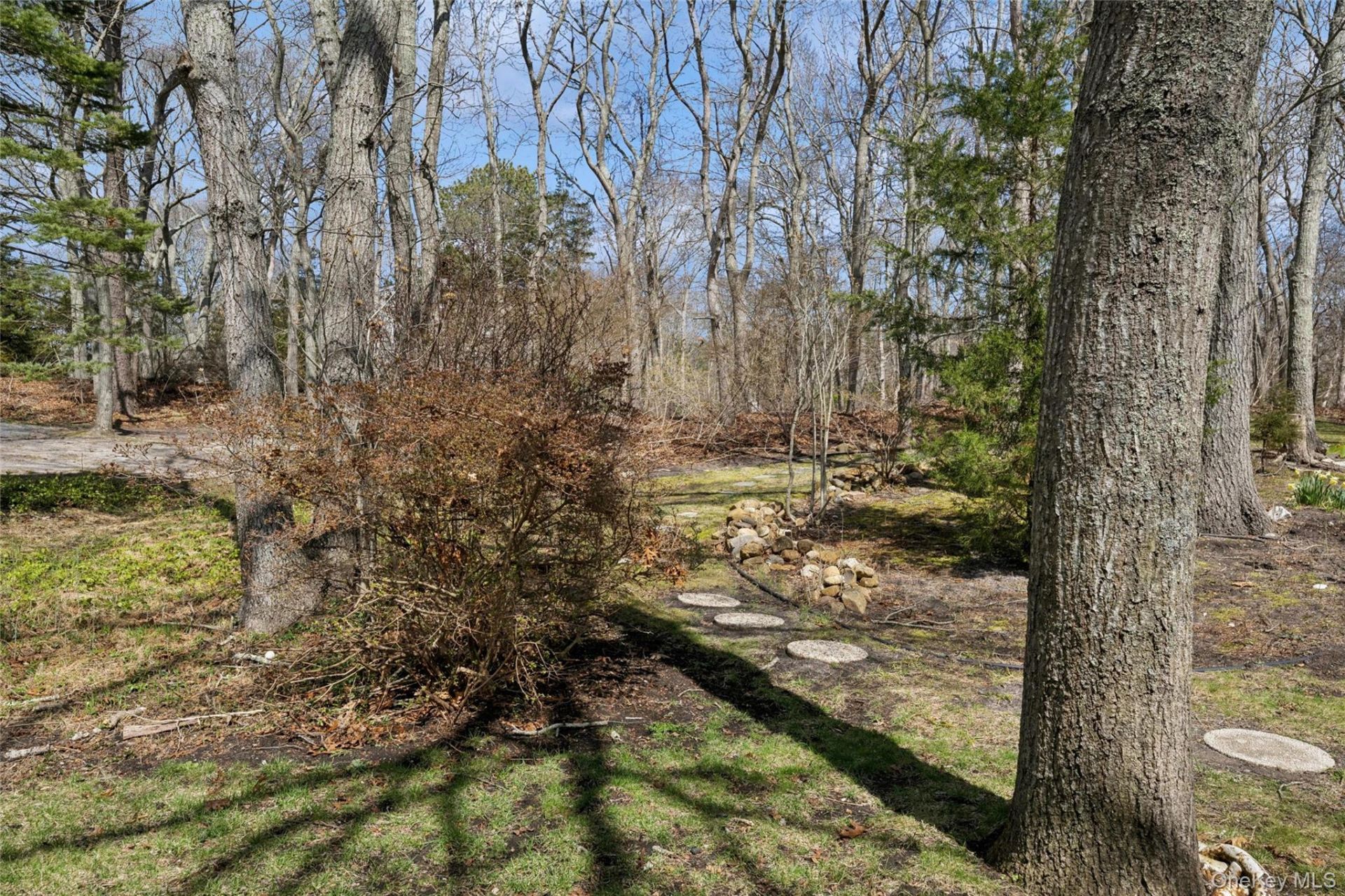 6 Columbine Avenue S, Hampton Bays, NY 11946 Main Photo