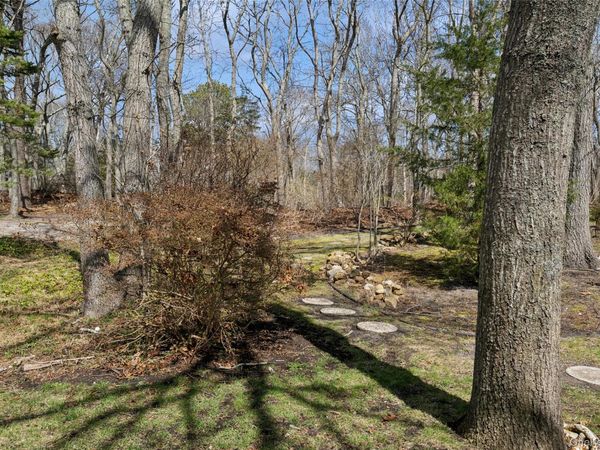 6 Columbine Avenue S, Hampton Bays, NY 11946