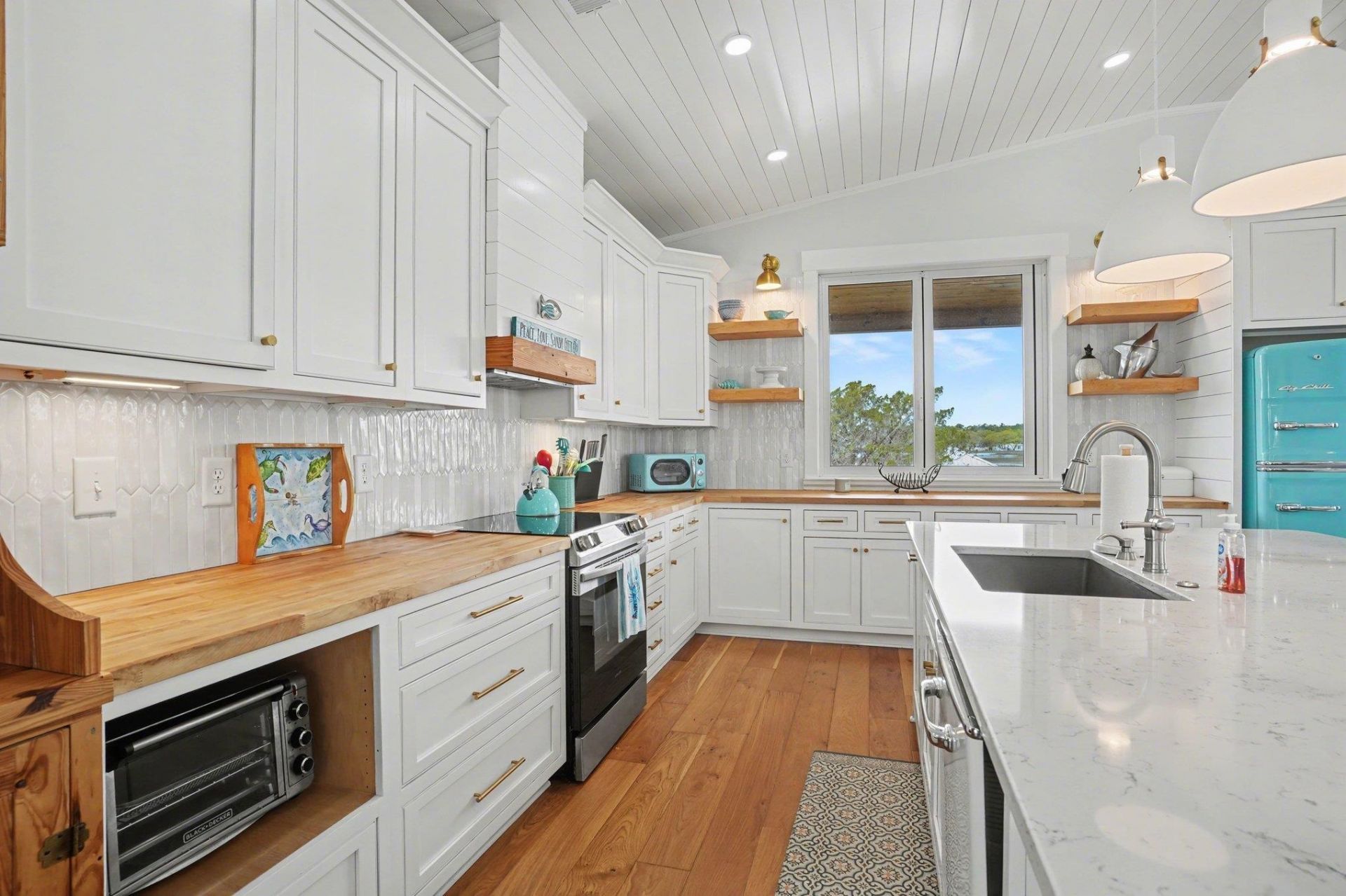 242 Dogwood Dr. S Photo 15