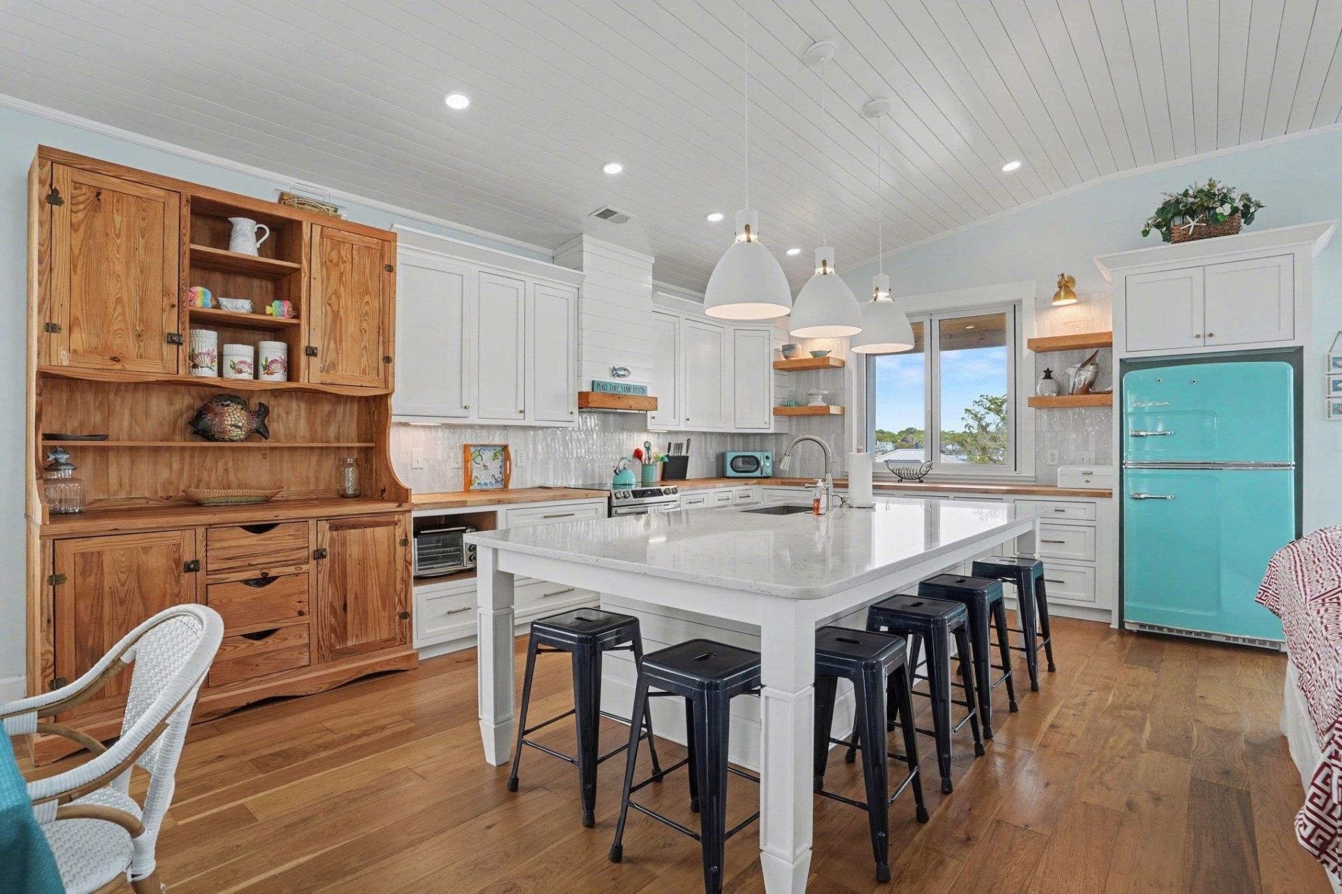 242 Dogwood Dr. S Photo 16