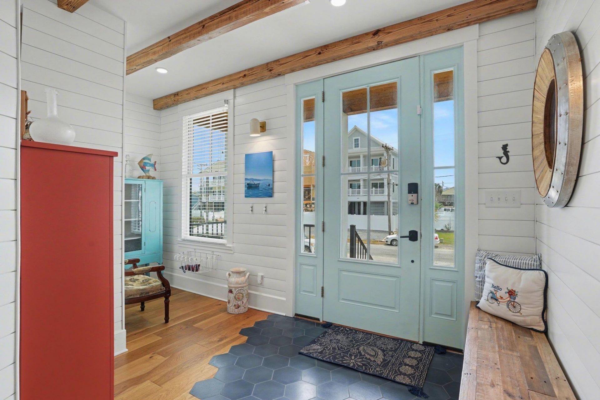 242 Dogwood Dr. S Photo 6