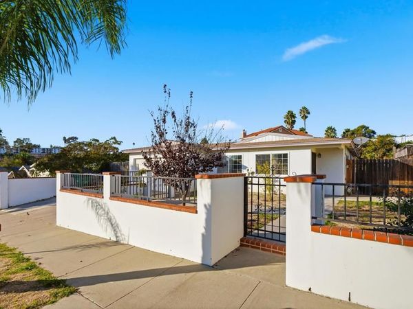 4062 Lewis St, Oceanside, CA 92056