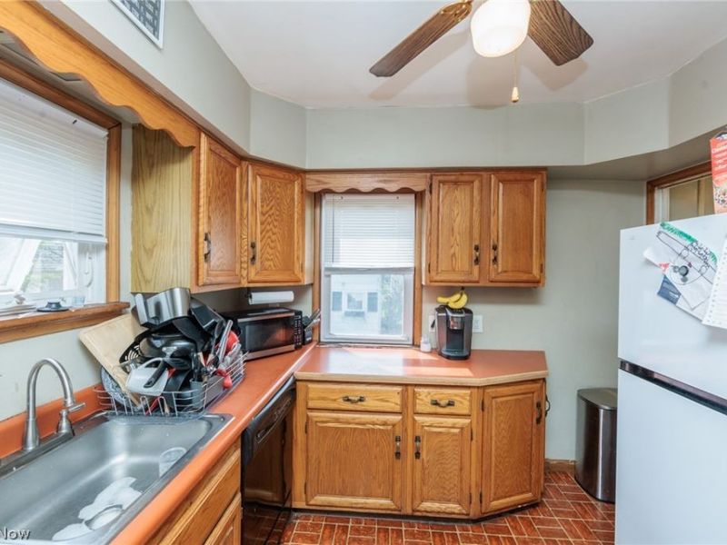 2201 Ralph Avenue , Cleveland, OH 44109 Photo 3