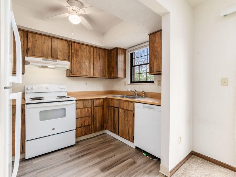 3328 Edgebrook Drive, Unit 2, Dublin, OH 43017 Photo 14