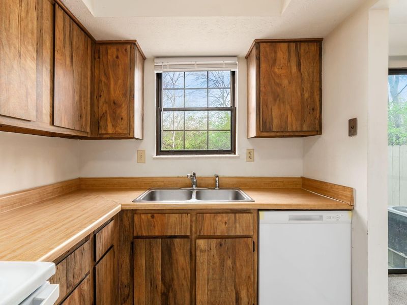 3328 Edgebrook Drive, Unit 2, Dublin, OH 43017 Photo 16