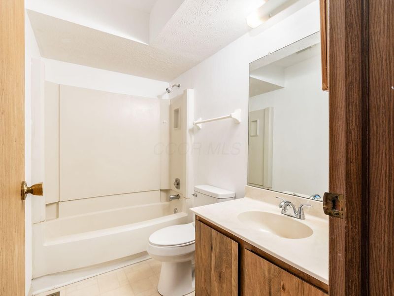 3328 Edgebrook Drive, Unit 2, Dublin, OH 43017 Photo 22