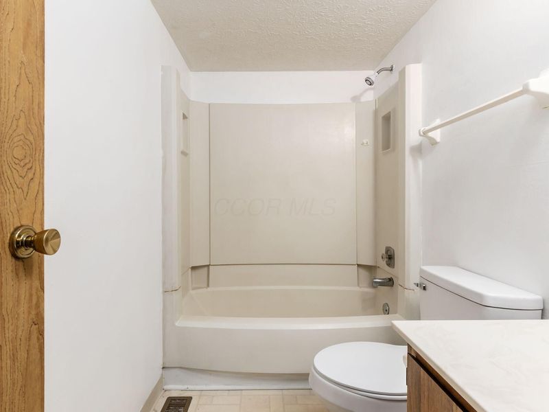 3328 Edgebrook Drive, Unit 2, Dublin, OH 43017 Photo 23