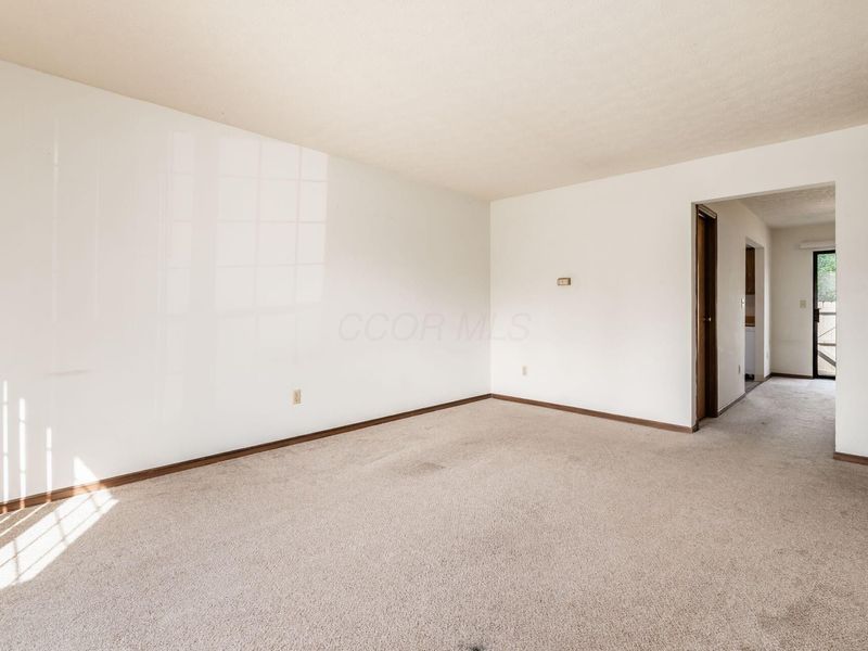 3328 Edgebrook Drive, Unit 2, Dublin, OH 43017 Photo 6