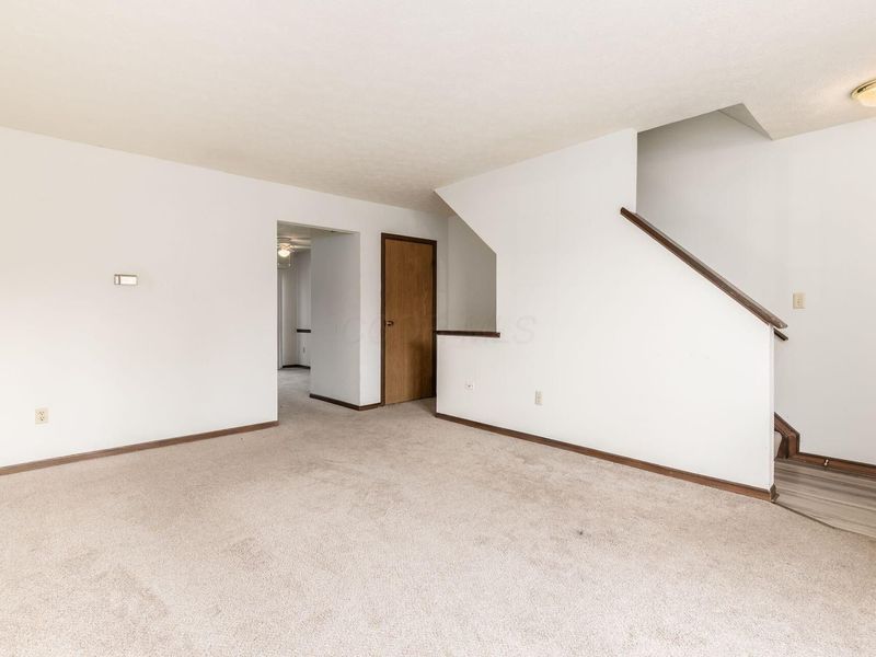 3328 Edgebrook Drive, Unit 2, Dublin, OH 43017 Photo 7