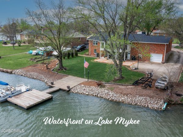 11 N LARAND DRIVE, Holts Summit, MO 65043