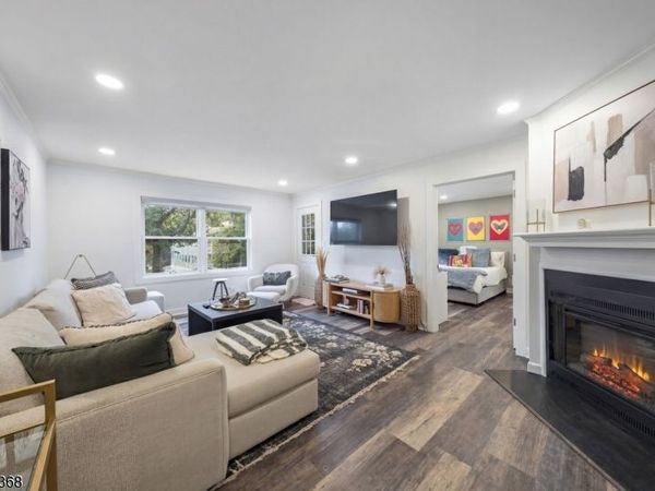 19 Heritage Dr, Chatham, NJ 07928