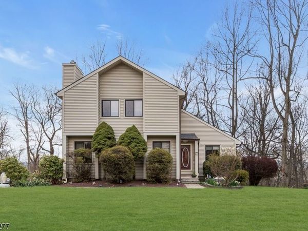 48 Blossom Rd, Hampton, NJ 08827