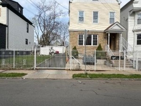 87 Ellis Ave, Irvington, NJ 07111