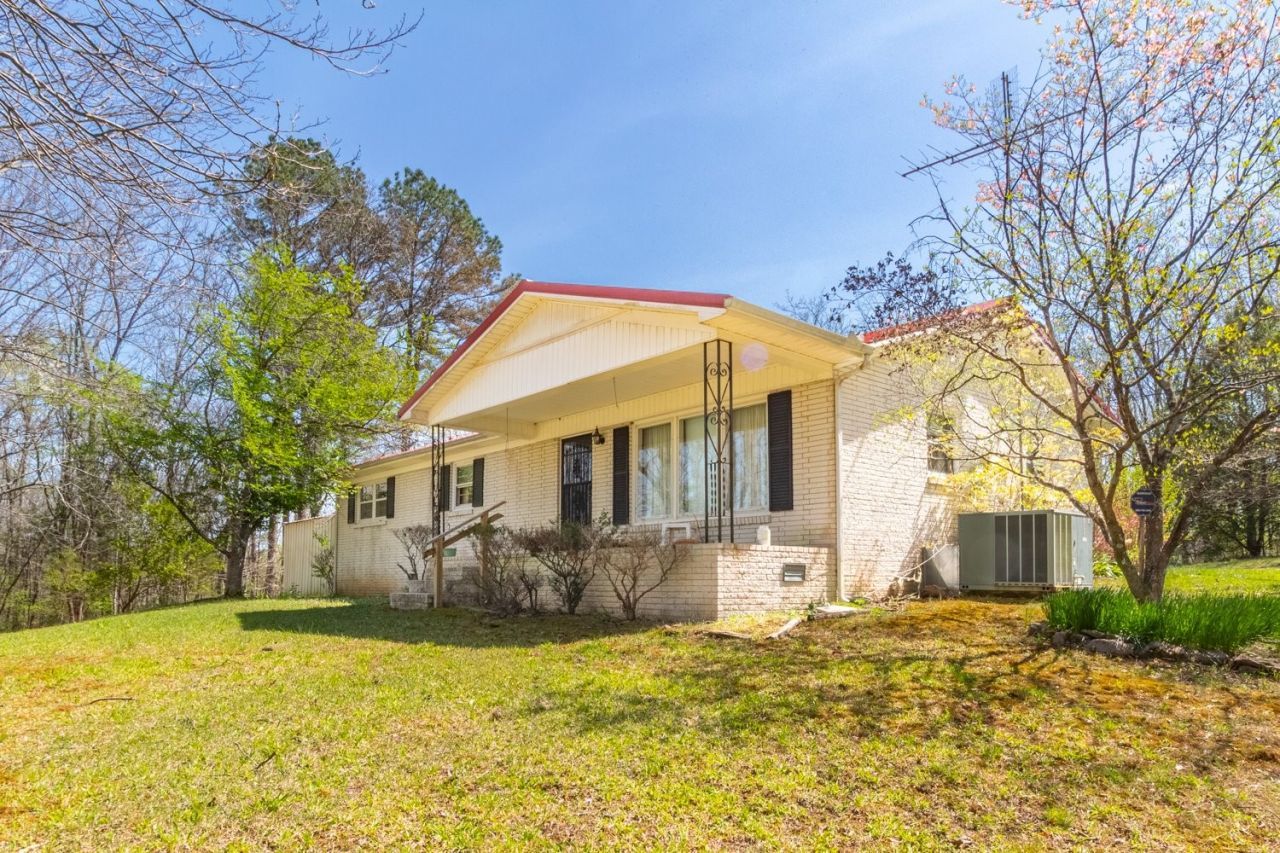 348 Spring Creek Rd , Westpoint, TN 38486 Main Photo