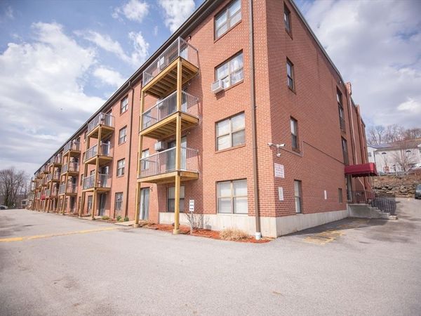 10 Wrentham Rd, Unit 212, Worcester, MA 01602