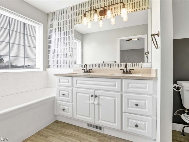 3606 Walter Road , North Olmsted, OH 44070 Photo 32