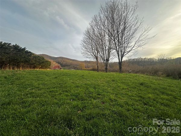 497 Odoms Chapel Road , Bakersville, NC 28705