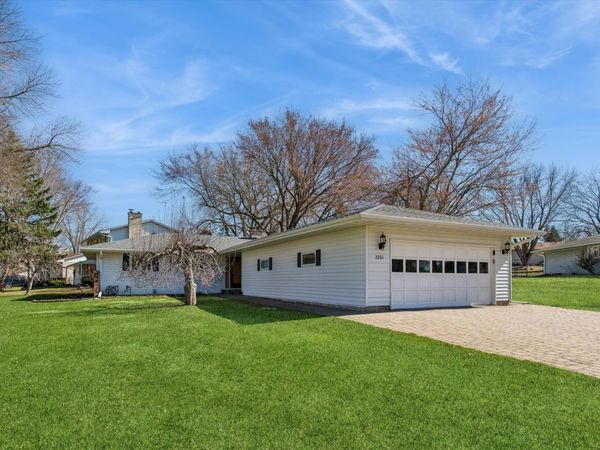 2201 Tamarack Lane, Burnsville, MN 55337