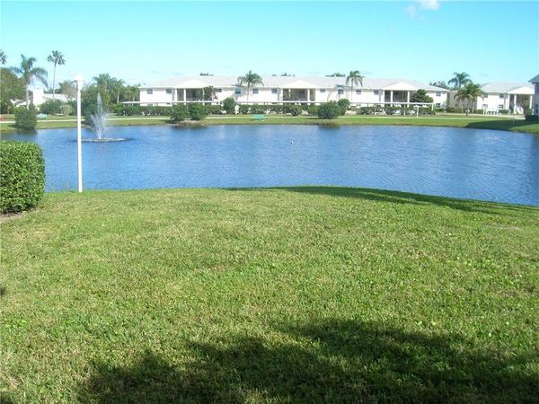 454 Grove Isle Circle, Unit 454, Vero Beach, FL 32962