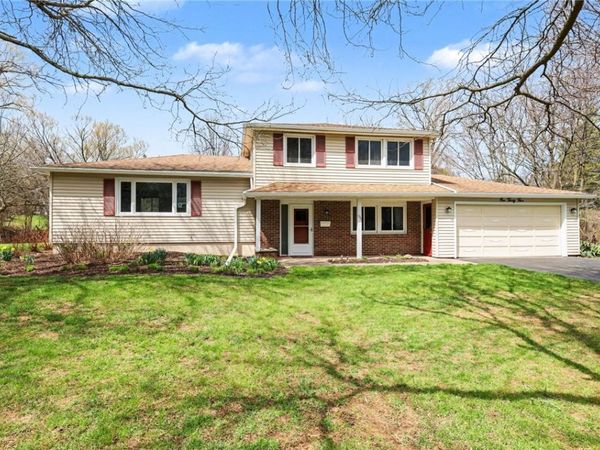 135 Crandon Way, Rochester, NY 14618