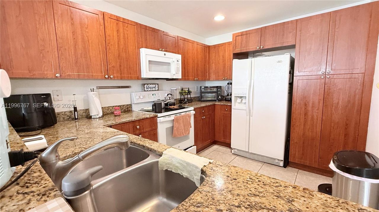 8900 NW 107th Ct, Unit 107-3, Doral, FL 33178 Photo