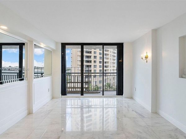540 Brickell Key Dr, Unit 928, Miami, FL 33131