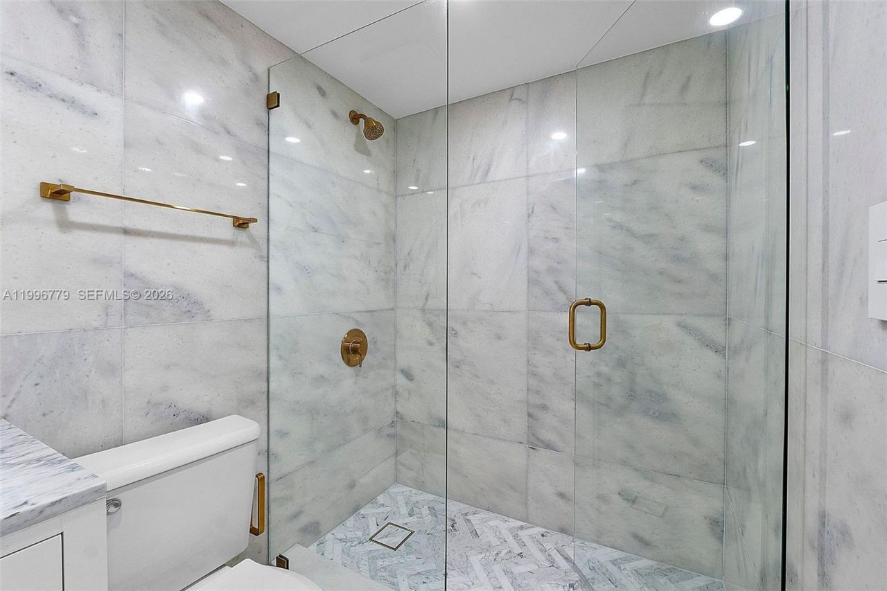 540 Brickell Key Dr, Unit 928, Miami, FL 33131 Photo