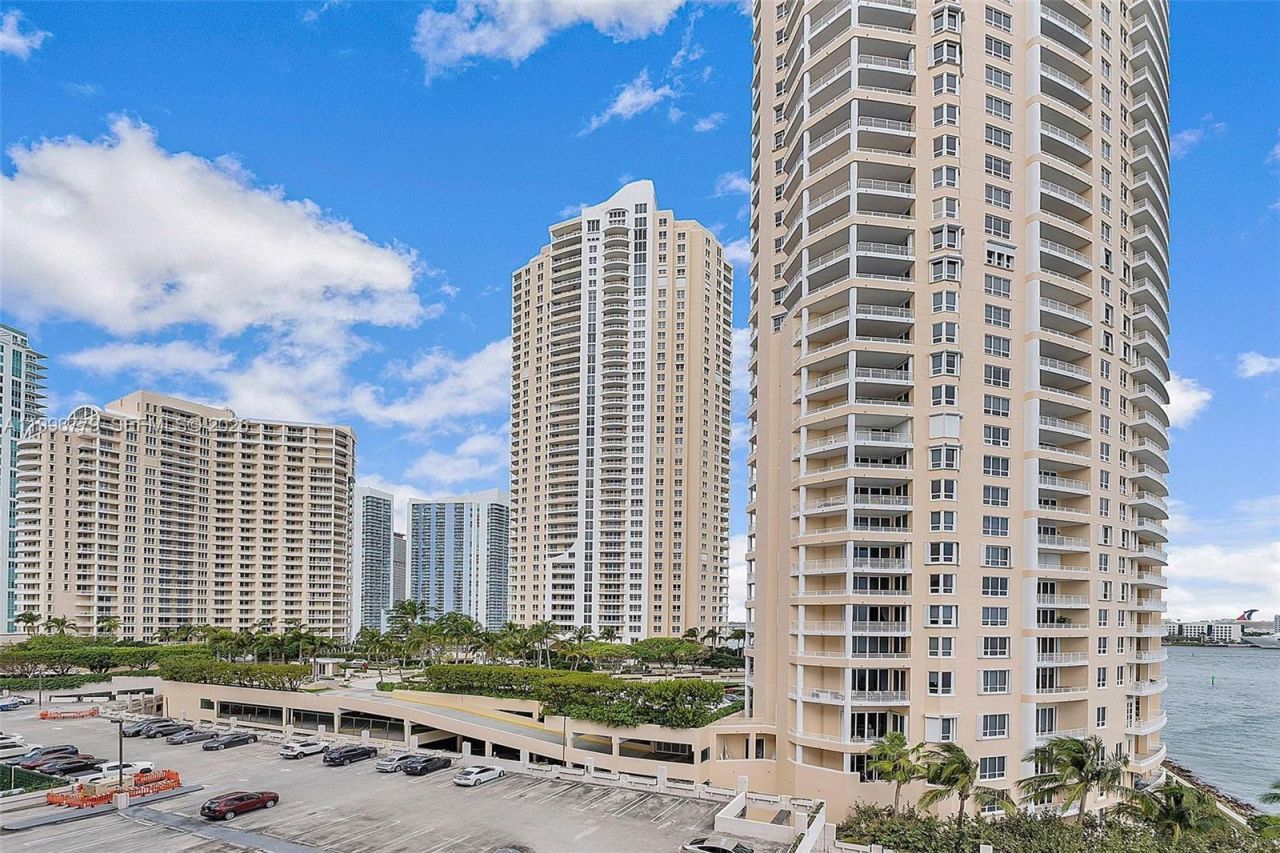 540 Brickell Key Dr, Unit 928, Miami, FL 33131 Photo